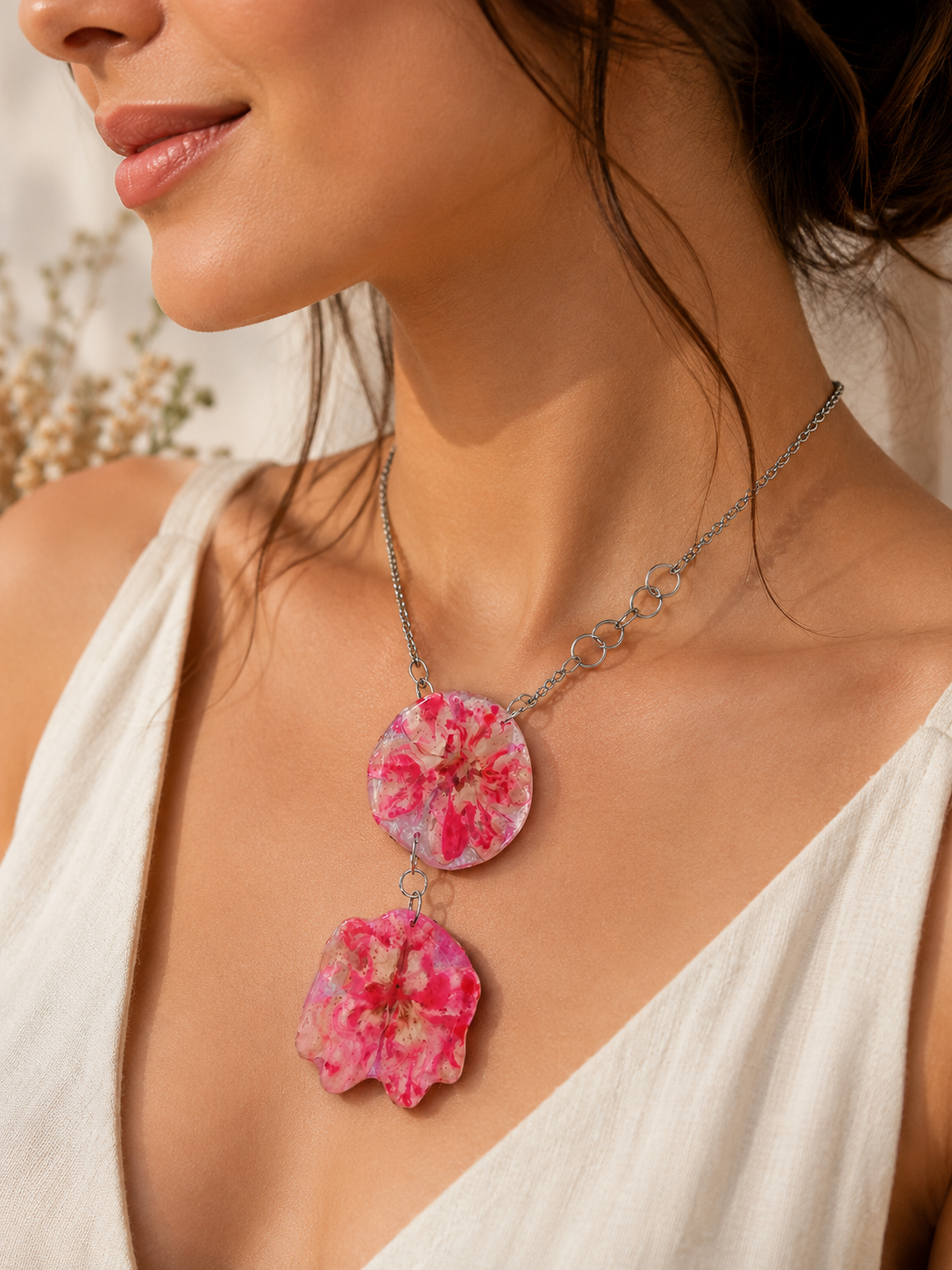 Colar Beijo Rosa em Resina Natural - Imagem 3
